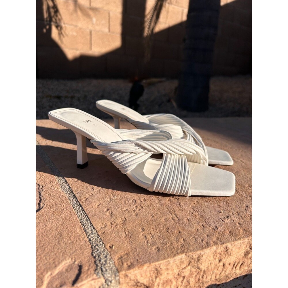 Zara Kitten Heel White Slip on Shoe EU39 Square Toe